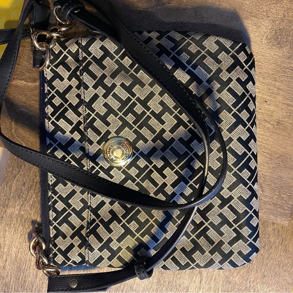 Tommy Hilfiger Signature Logo Crossbody Purse O/S - Picture 4 of 5